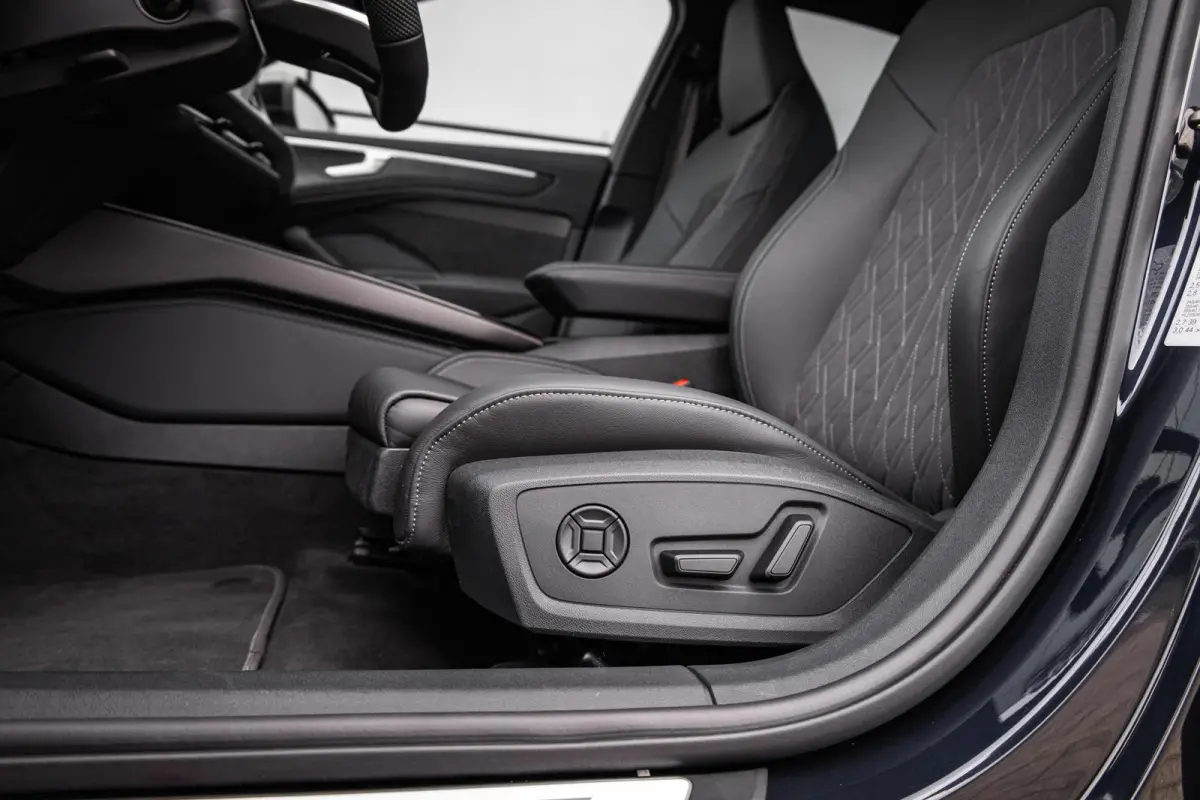 2.0 e-hybrid 299pk quattro Edition One | S-Line In- & Exterieur | 21"  Velgen