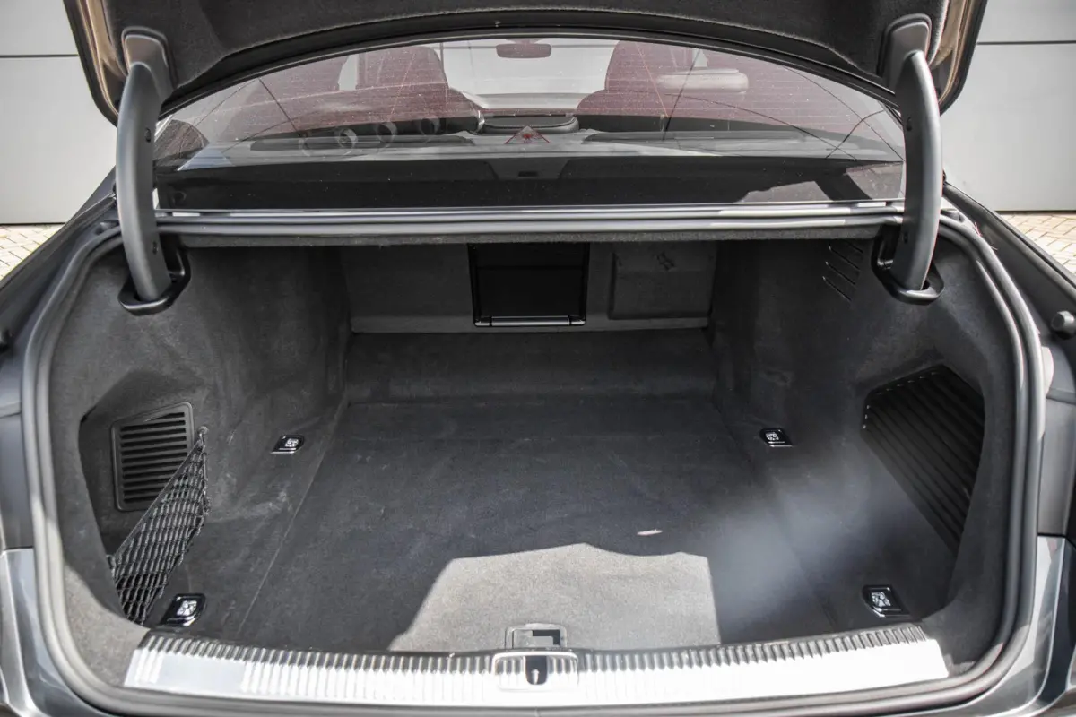 4.0 TFSI 571pk quattro | Panoramadak | B&O | Stoelmassage | Carbon Interieur | Luchtvering