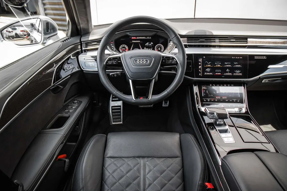 4.0 TFSI 571pk quattro | Panoramadak | B&O | Stoelmassage | Carbon Interieur | Luchtvering