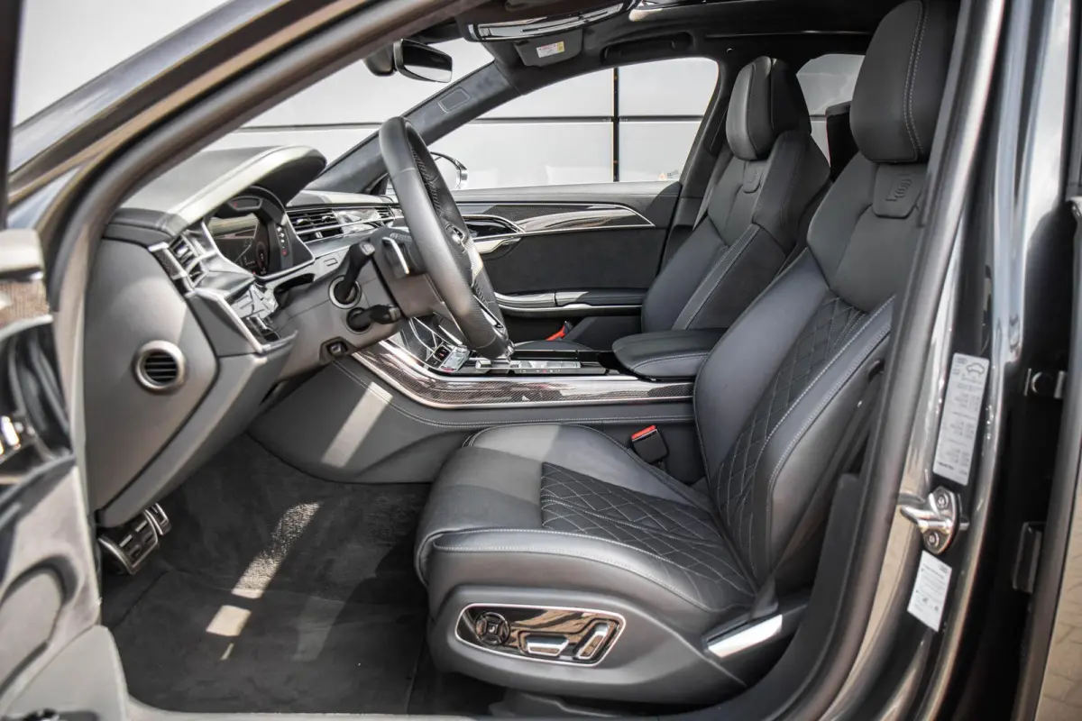 4.0 TFSI 571pk quattro | Panoramadak | B&O | Stoelmassage | Carbon Interieur | Luchtvering