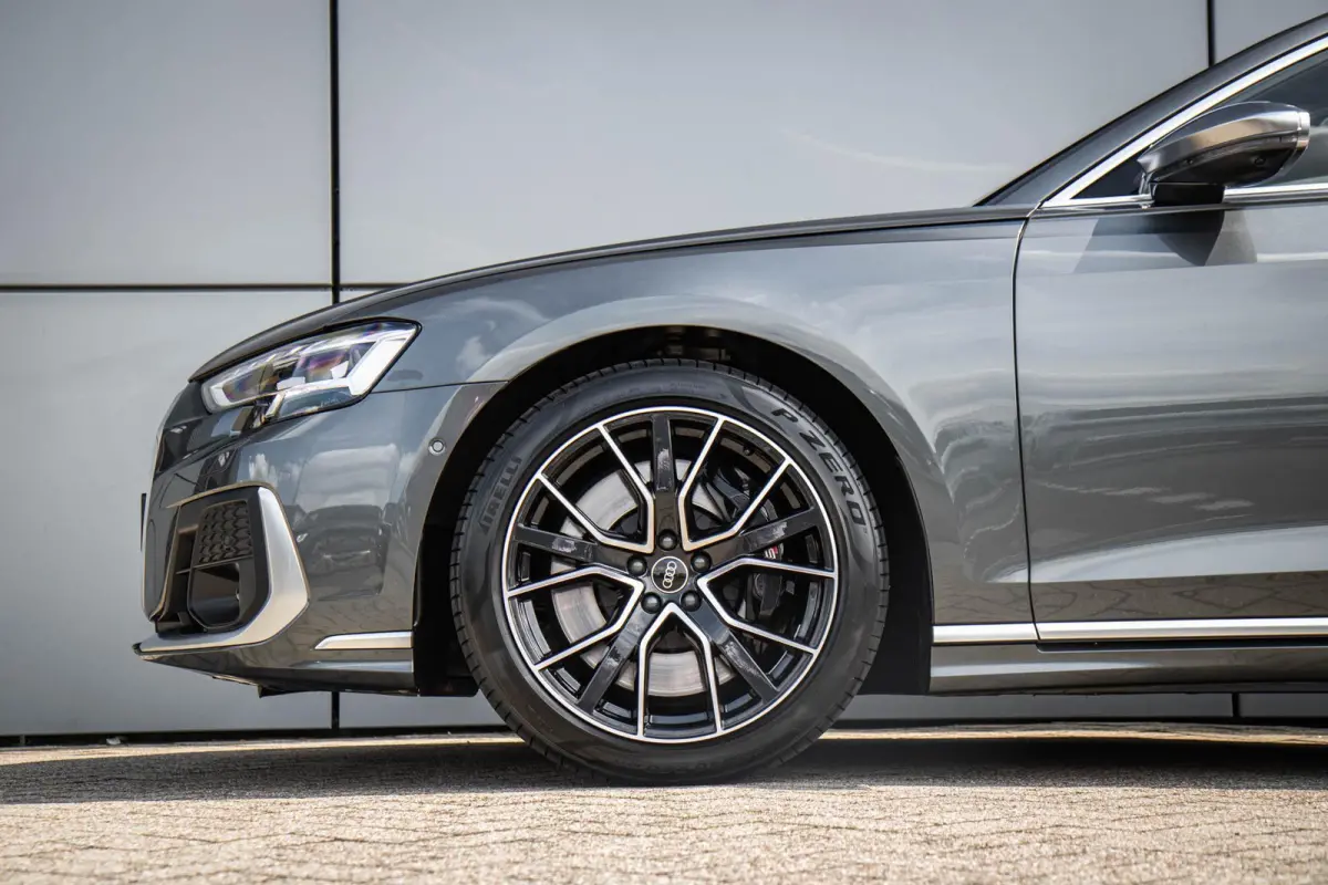4.0 TFSI 571pk quattro | Panoramadak | B&O | Stoelmassage | Carbon Interieur | Luchtvering