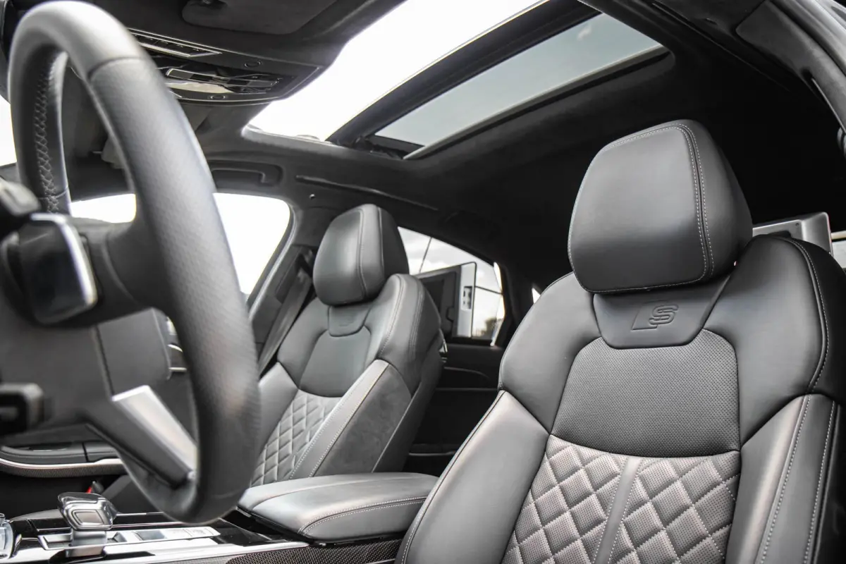 4.0 TFSI 571pk quattro | Panoramadak | B&O | Stoelmassage | Carbon Interieur | Luchtvering