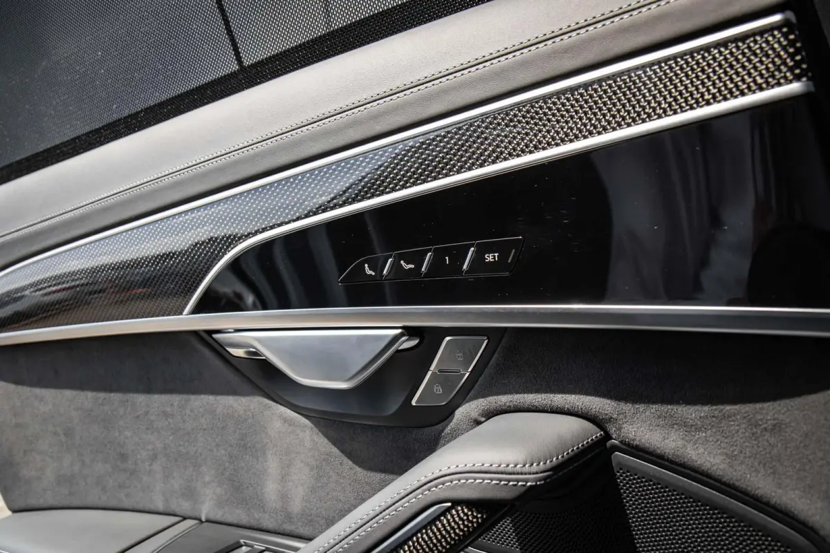 4.0 TFSI 571pk quattro | Panoramadak | B&O | Stoelmassage | Carbon Interieur | Luchtvering
