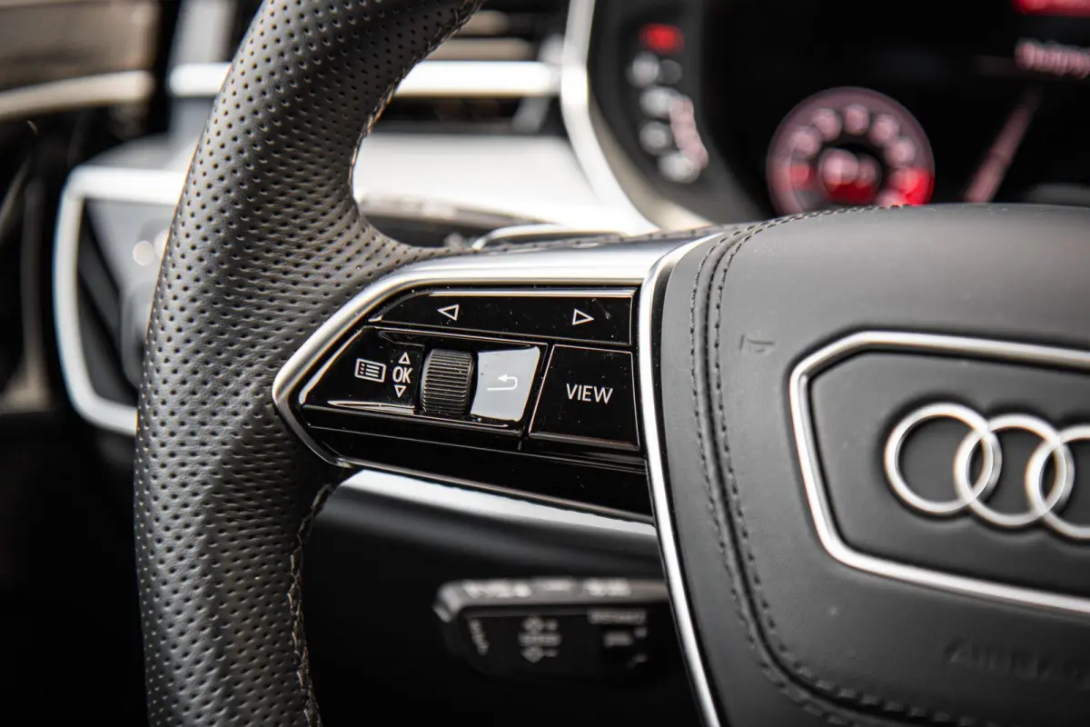 4.0 TFSI 571pk quattro | Panoramadak | B&O | Stoelmassage | Carbon Interieur | Luchtvering