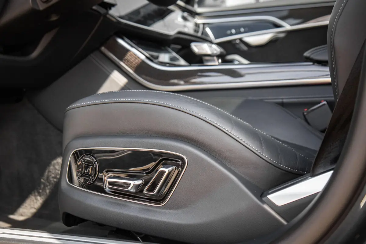 4.0 TFSI 571pk quattro | Panoramadak | B&O | Stoelmassage | Carbon Interieur | Luchtvering
