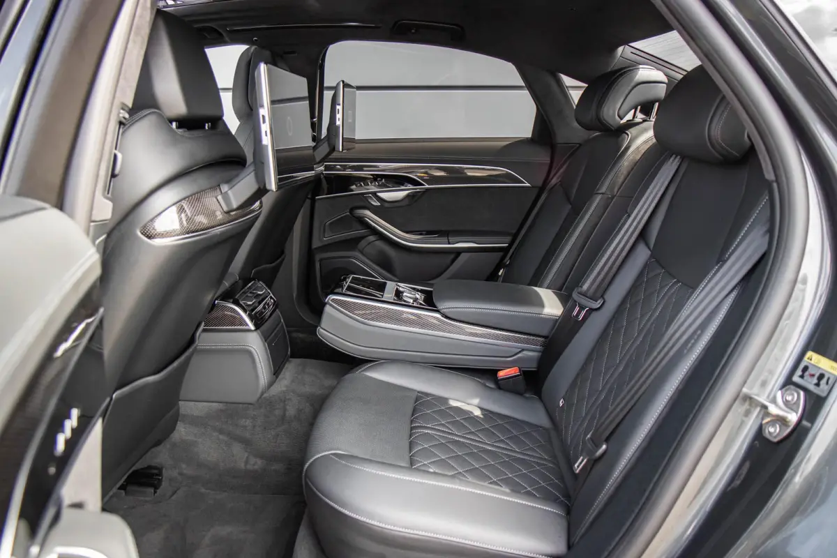 4.0 TFSI 571pk quattro | Panoramadak | B&O | Stoelmassage | Carbon Interieur | Luchtvering