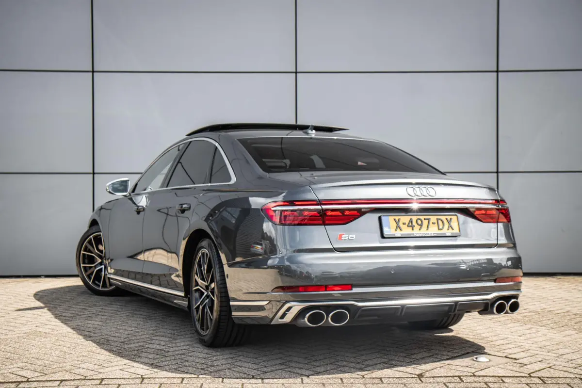 4.0 TFSI 571pk quattro | Panoramadak | B&O | Stoelmassage | Carbon Interieur | Luchtvering
