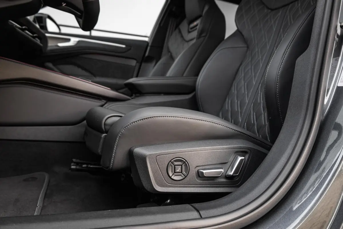 2.0 e-hybrid 367pk quattro S edition Competition | Tech Plus Pakket | Bang & Olufsen Premium Sound 3D