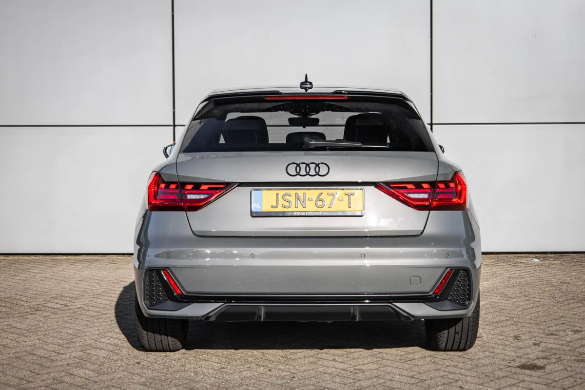 25 TFSI 95pk S-tronic S Edition | Navigatie | Zwart Optiek | Climate Control