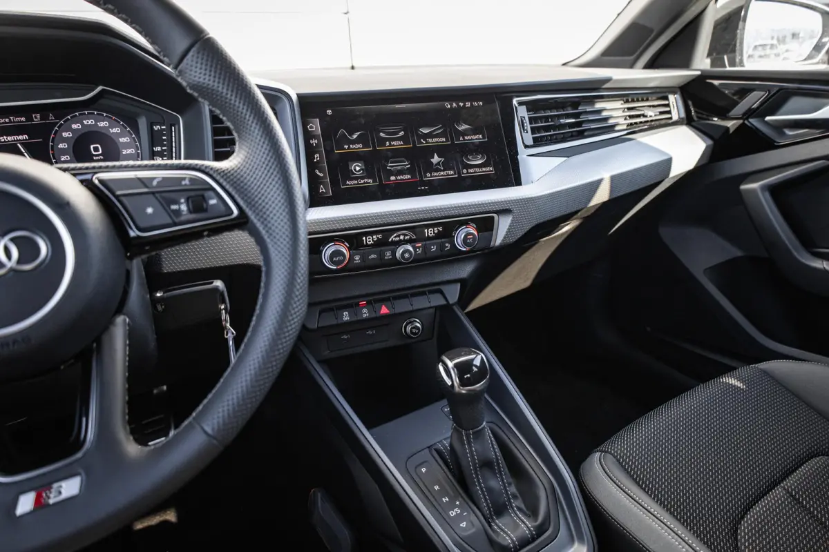 25 TFSI 95pk S-tronic S Edition | Navigatie | Zwart Optiek | Climate Control