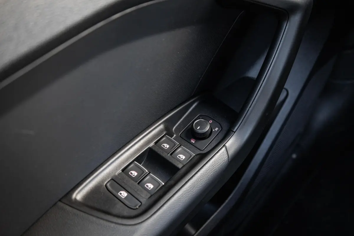 25 TFSI 95pk S-tronic S Edition | Navigatie | Zwart Optiek | Climate Control