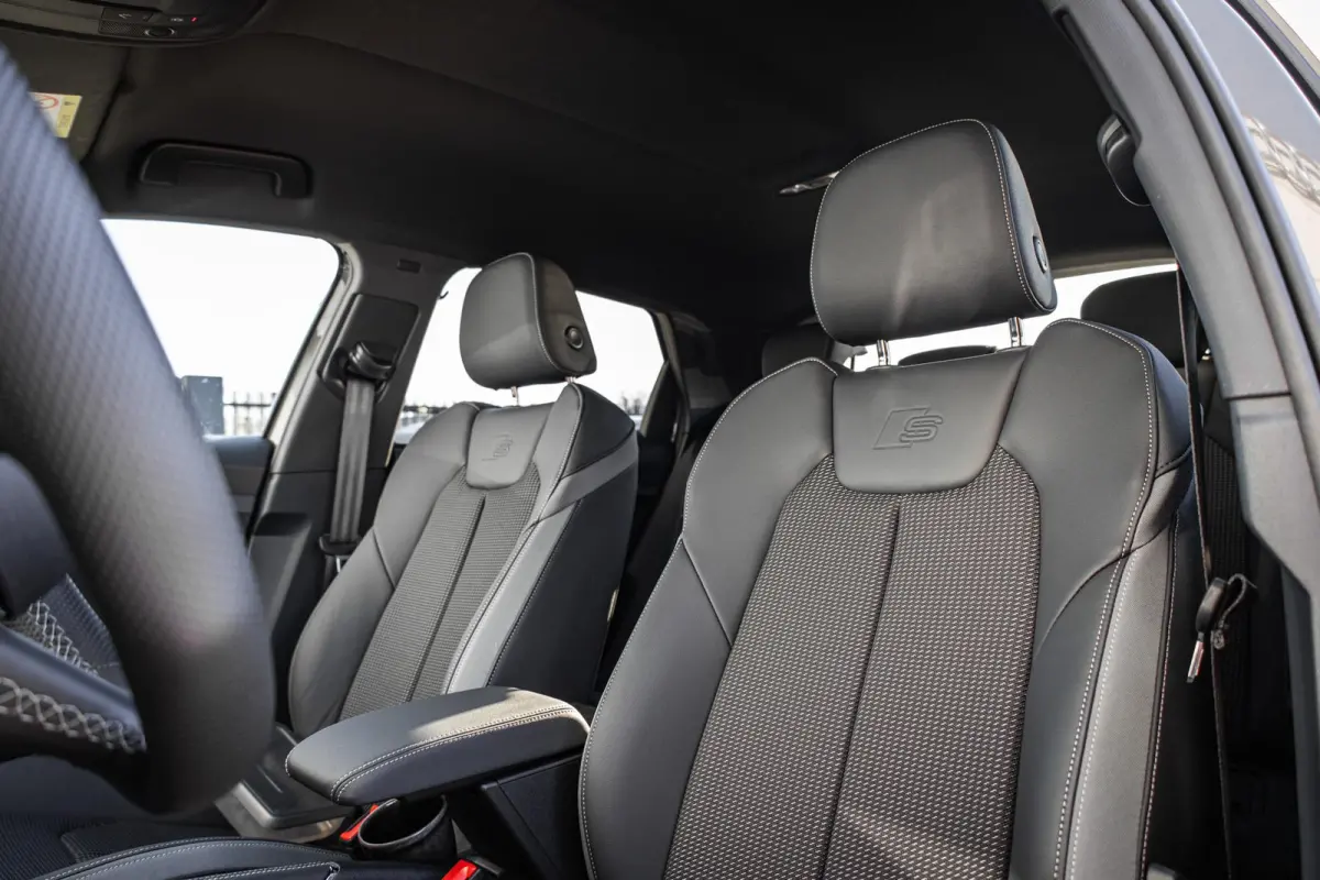 25 TFSI 95pk S-tronic S Edition | Navigatie | Zwart Optiek | Climate Control