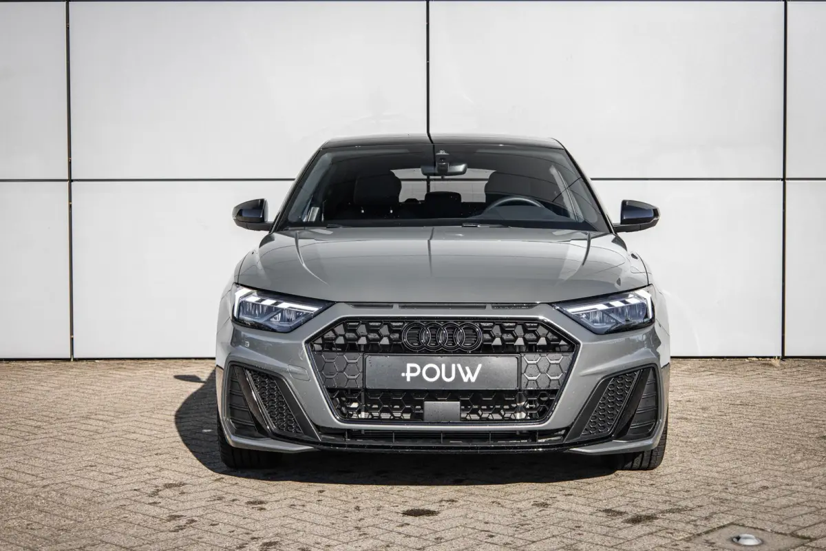 25 TFSI 95pk S-tronic S Edition | Navigatie | Zwart Optiek | Climate Control
