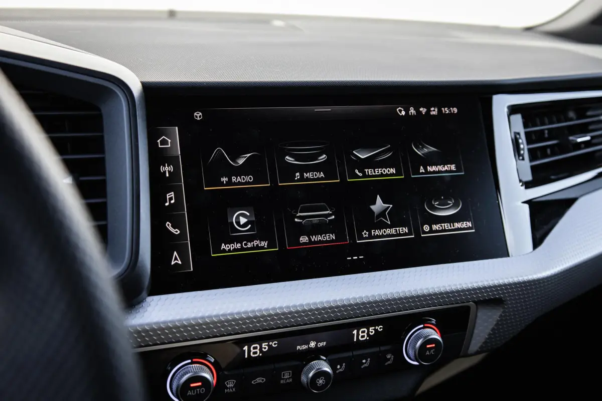 25 TFSI 95pk S-tronic S Edition | Navigatie | Zwart Optiek | Climate Control
