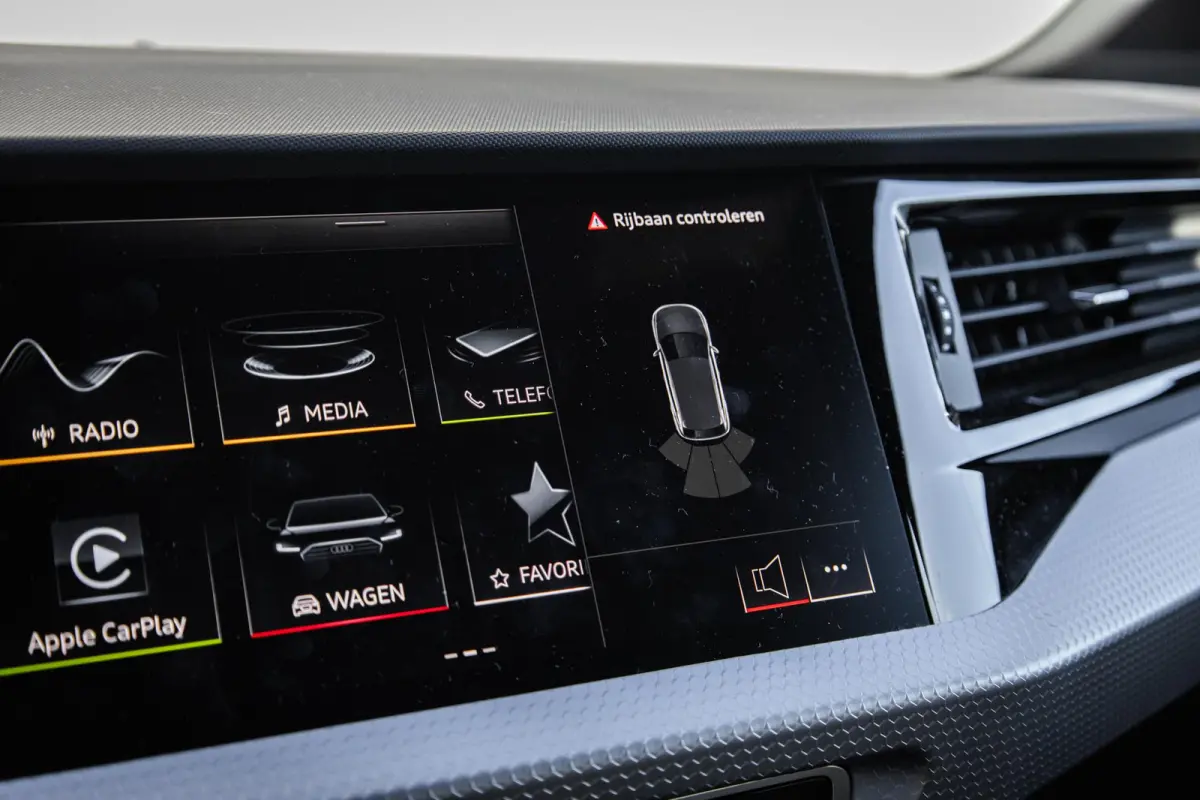 25 TFSI 95pk S-tronic S Edition | Navigatie | Zwart Optiek | Climate Control