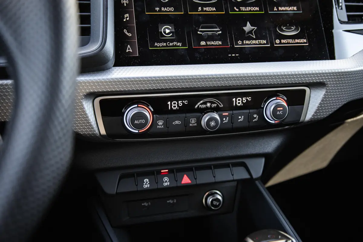25 TFSI 95pk S-tronic S Edition | Navigatie | Zwart Optiek | Climate Control