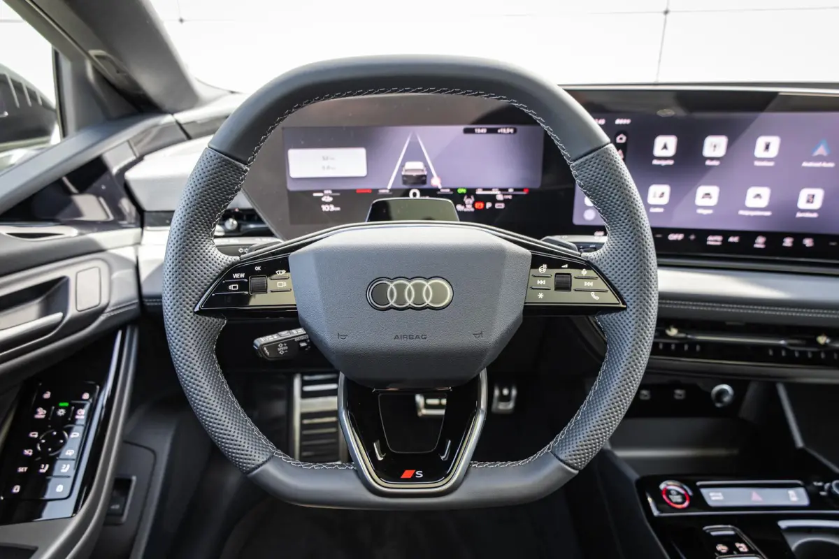 286pk S Edition 83 kWh | Head-up Display | Luchtvering
