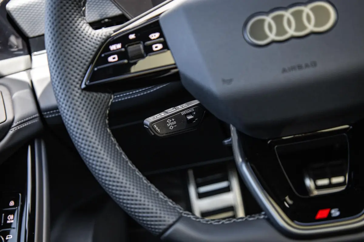 286pk S Edition 83 kWh | Head-up Display | Luchtvering