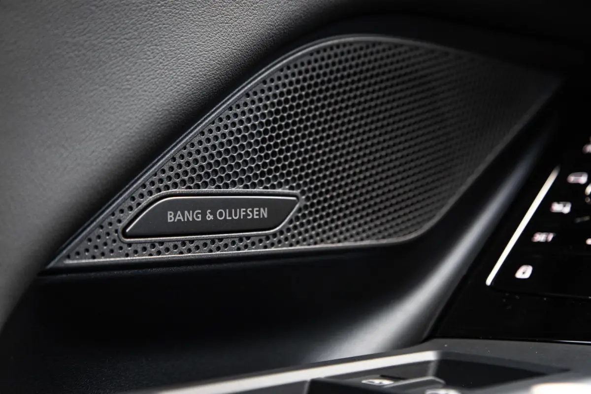 286pk S Edition 83 kWh | Head-up Display | Luchtvering