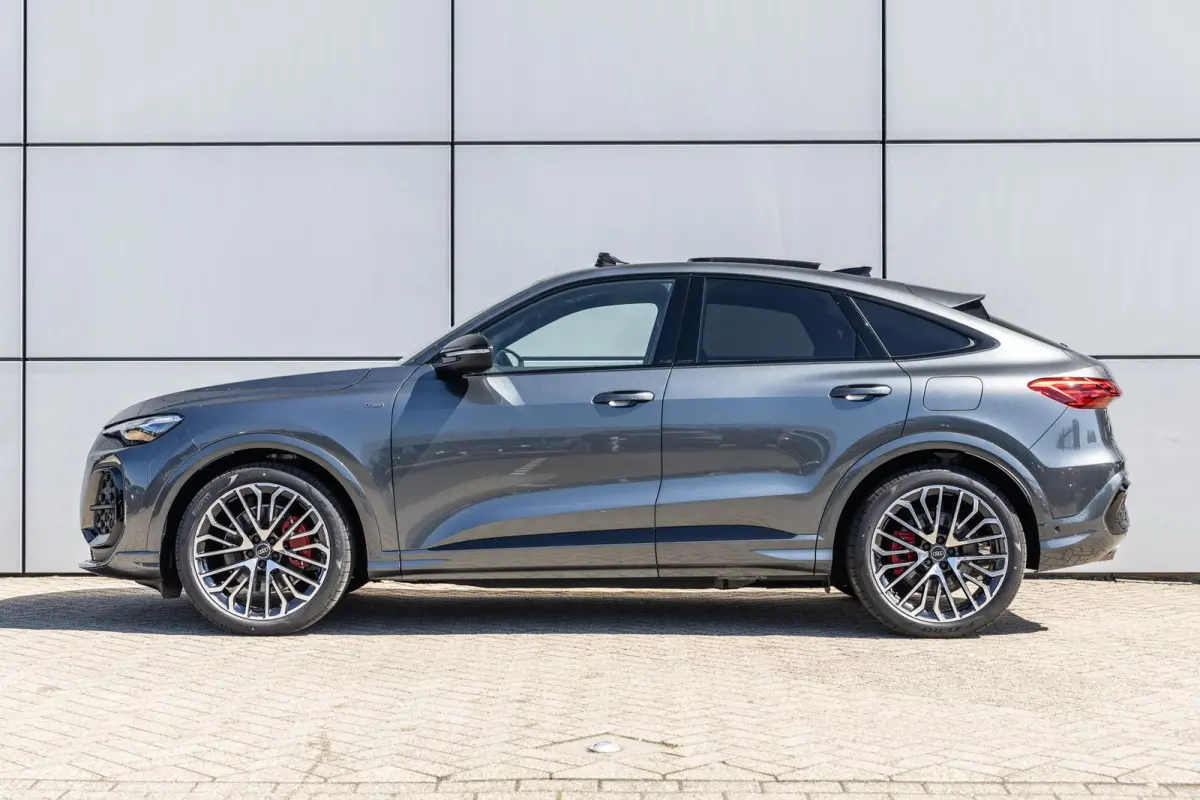 2.0 e-hybrid 367pk quattro S edition Competition | Luchtvering | Trekhaak | Panoramadak