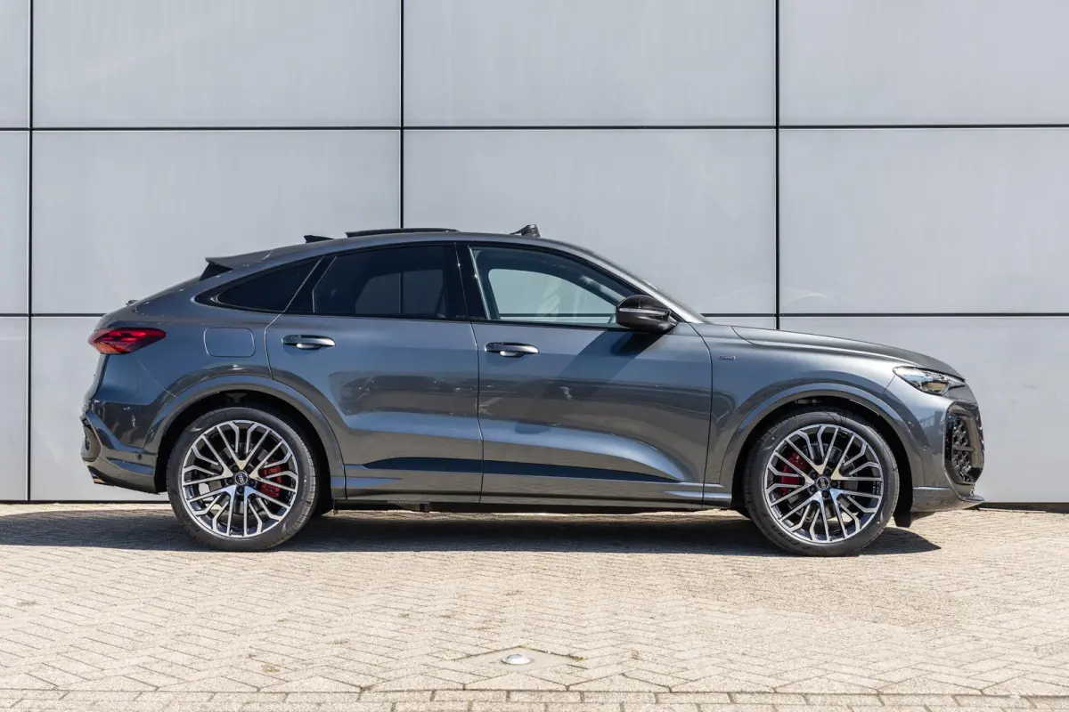 2.0 e-hybrid 367pk quattro S edition Competition | Luchtvering | Trekhaak | Panoramadak