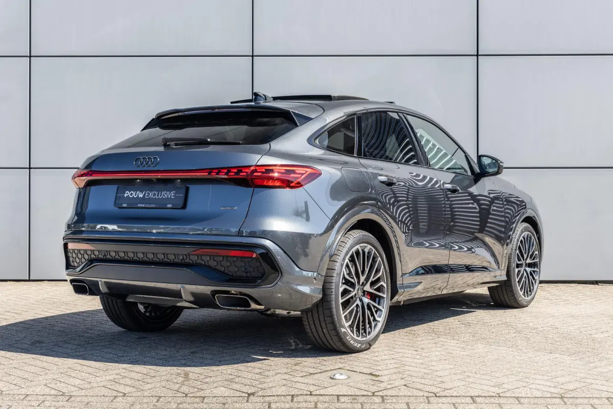 2.0 e-hybrid 367pk quattro S edition Competition | Luchtvering | Trekhaak | Panoramadak