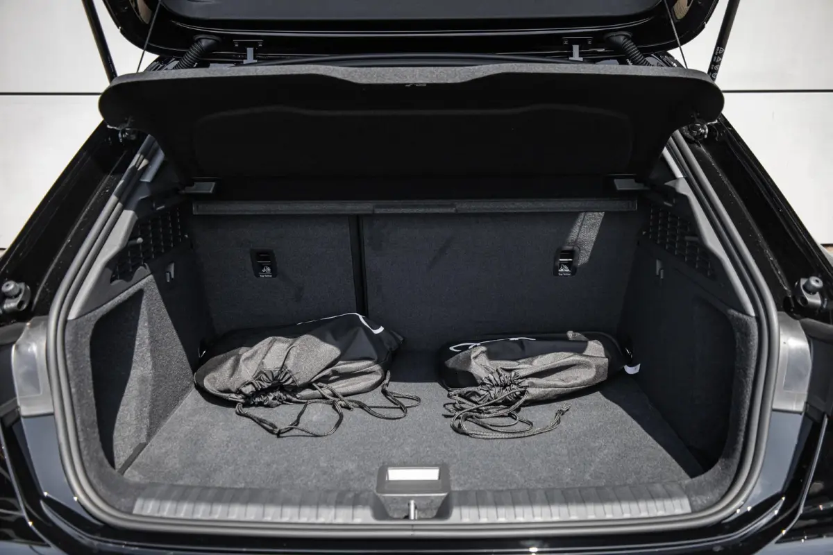 40 TFSI e 204pk Advanced edition | LMV 18'' | Panoramadak