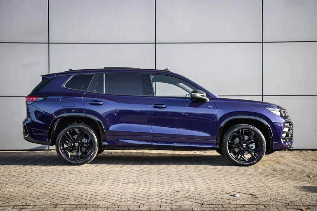 1.5 eHybrid 204pk DSG R-Line Edition | LMV 20'' | Panoramadak | Trekhaak