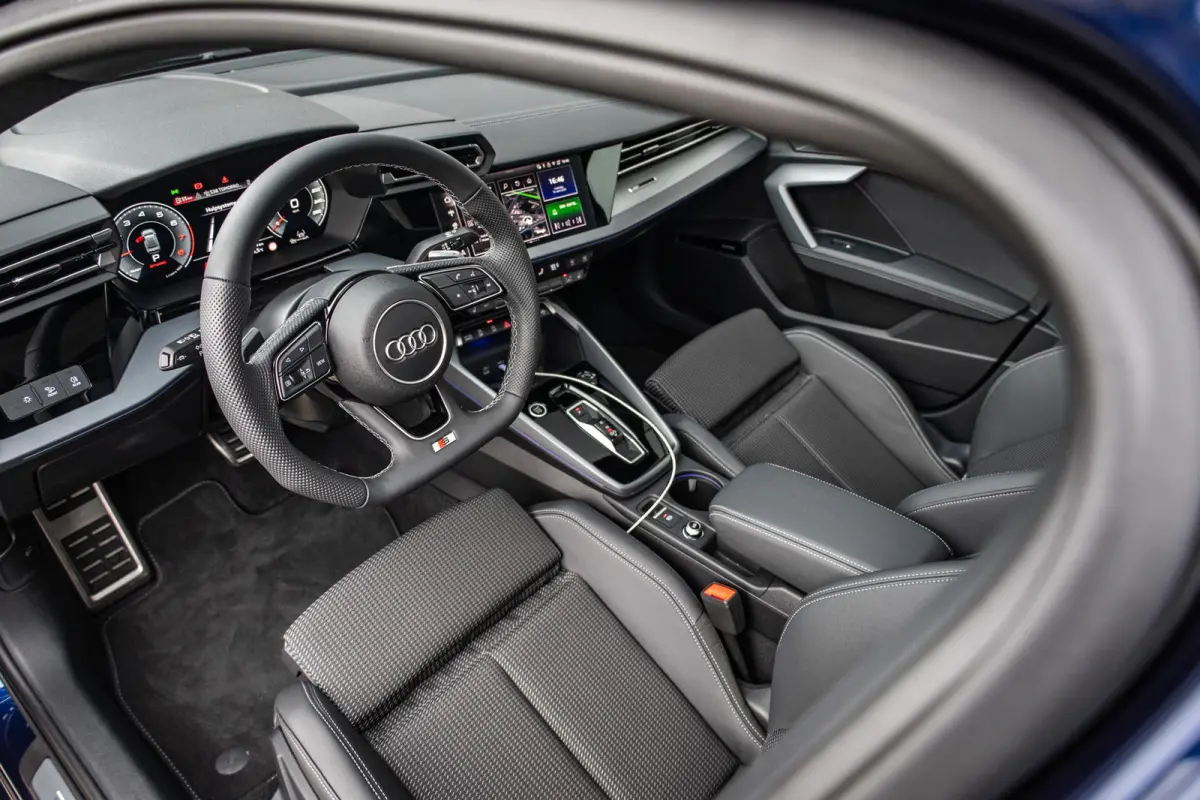 30 TFSI 116pk S-tronic S edition | Panoramadak | 19" Velgen | SONOS