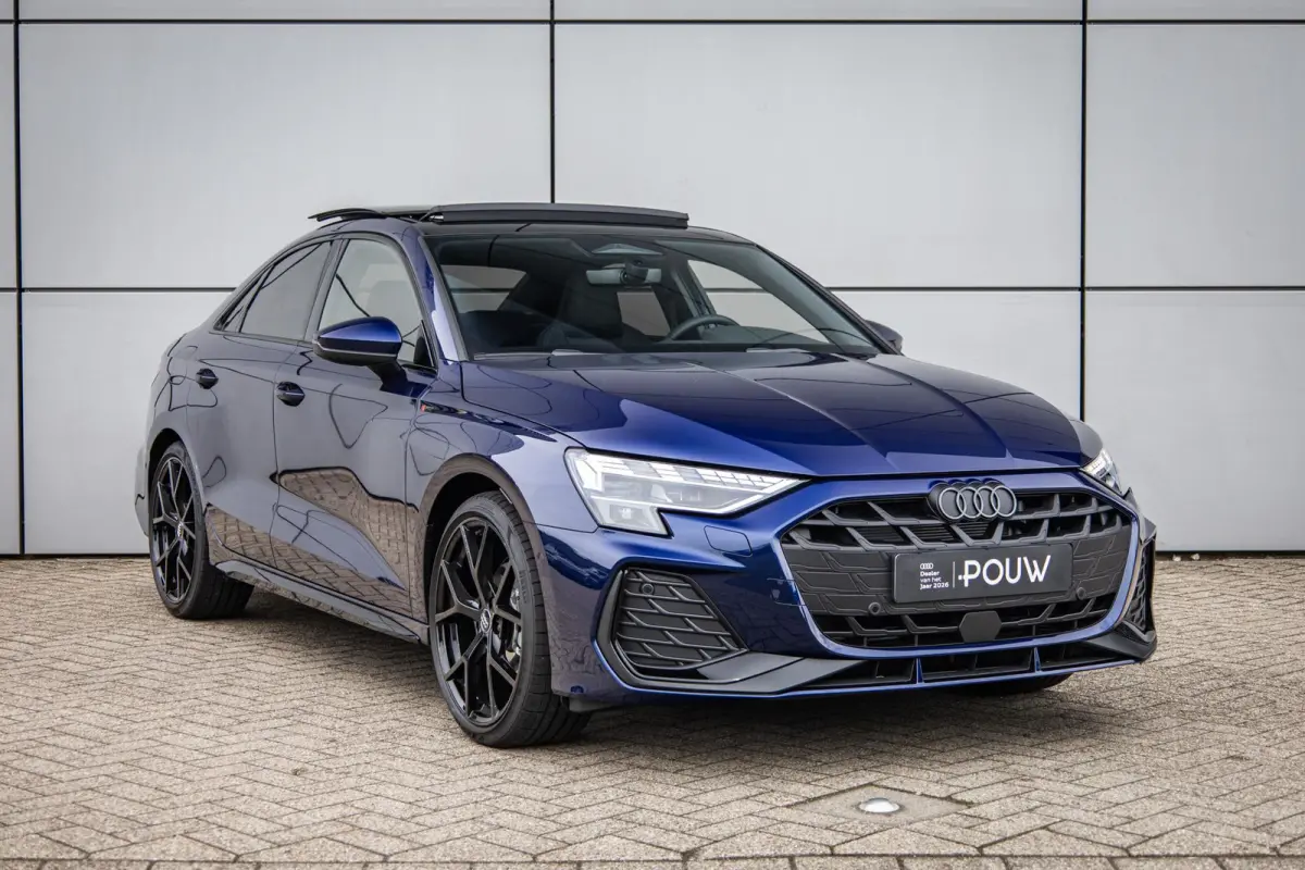 30 TFSI 116pk S-tronic S edition | Panoramadak | 19" Velgen | SONOS