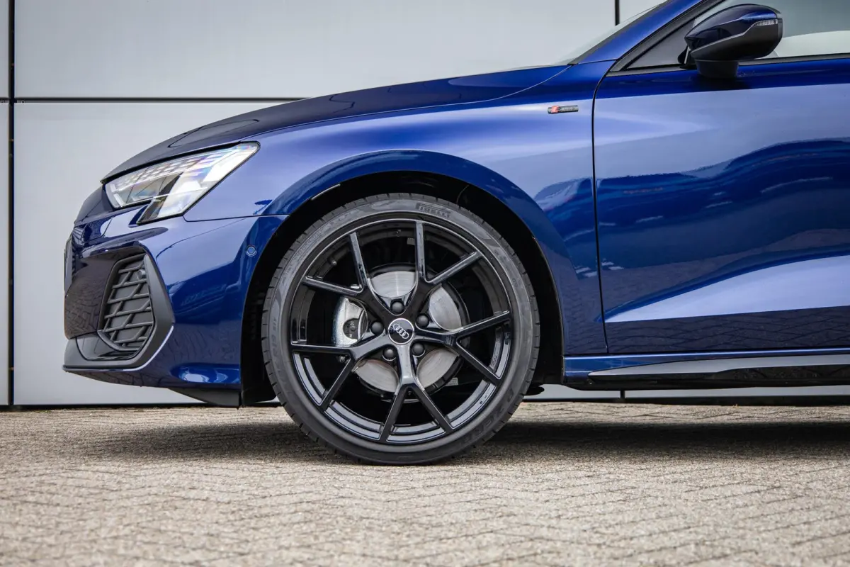 30 TFSI 116pk S-tronic S edition | Panoramadak | 19" Velgen | SONOS