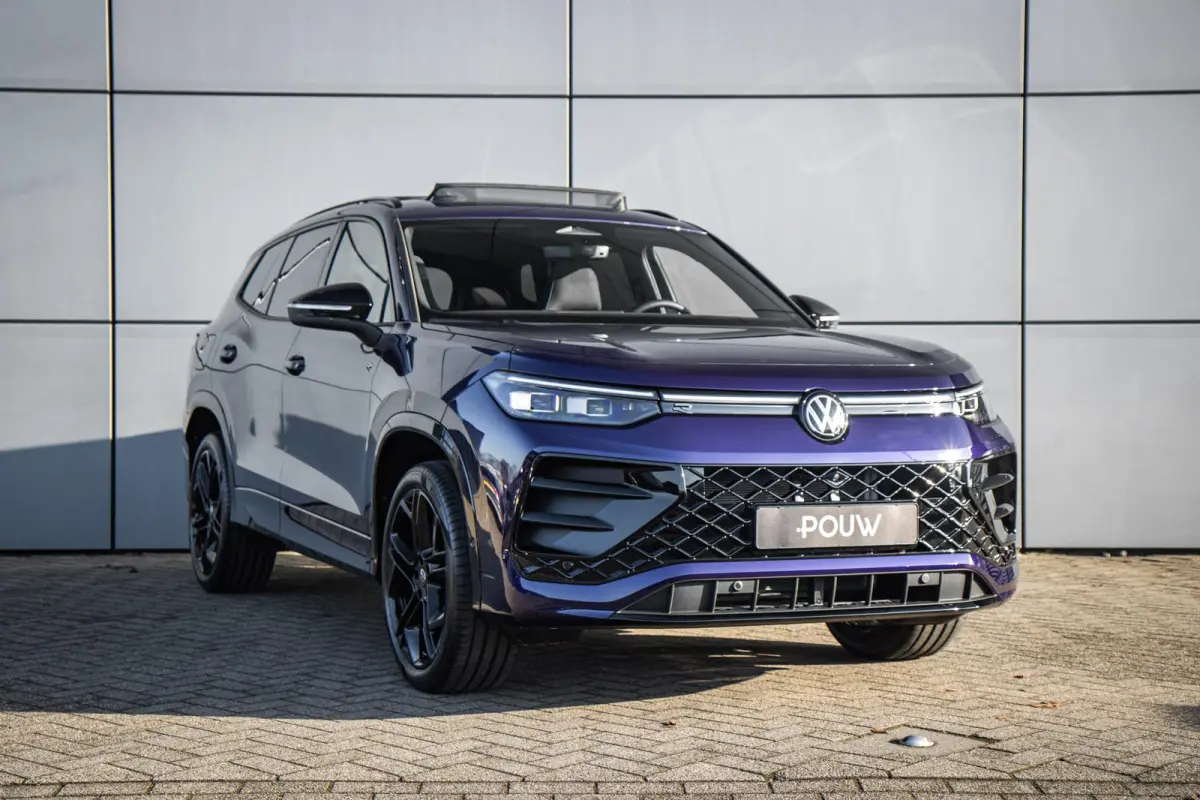 1.5 eHybrid 204pk DSG R-Line Edition | LMV 20'' | Panoramadak | Trekhaak