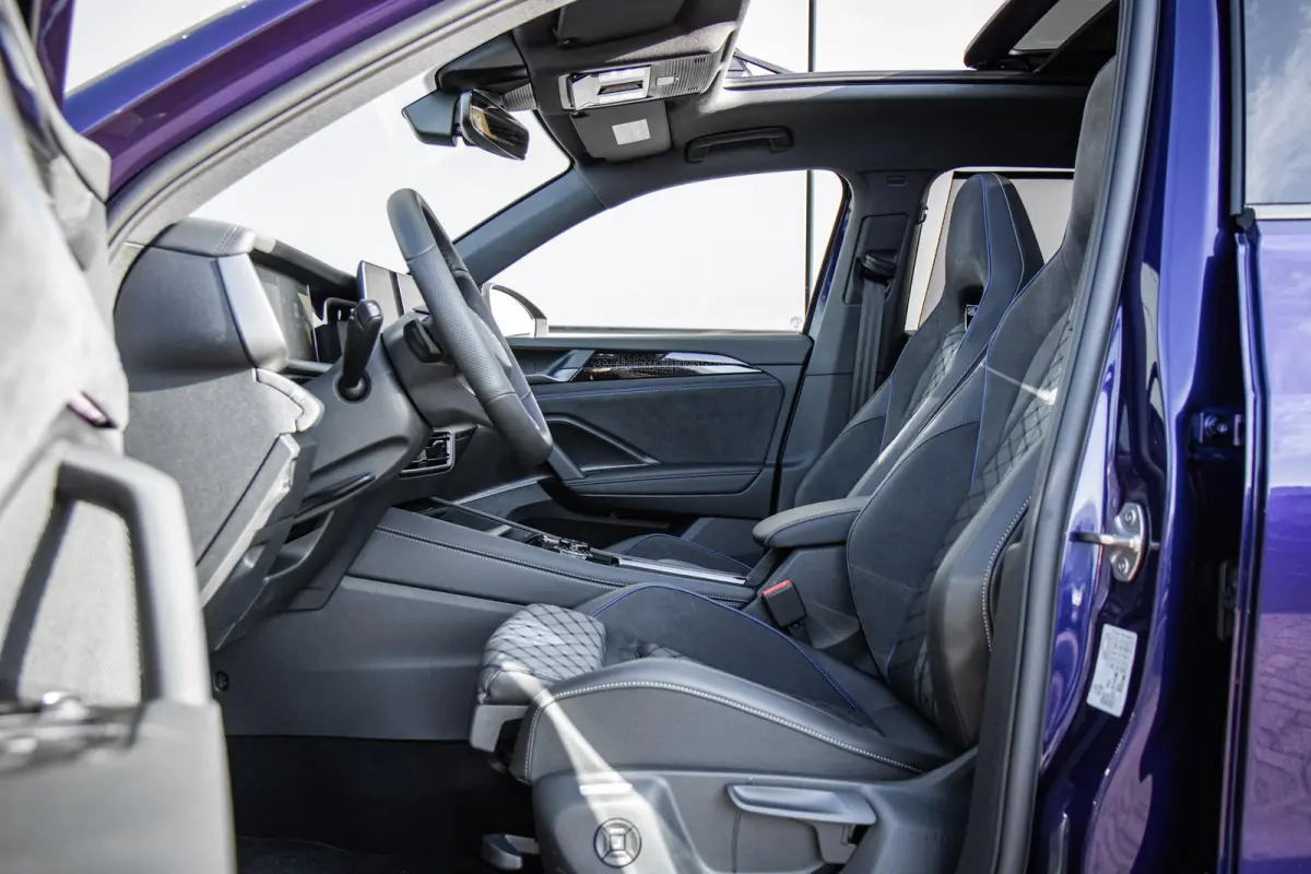 1.5 eHybrid 204pk DSG R-Line Edition | LMV 20'' | Panoramadak | Trekhaak