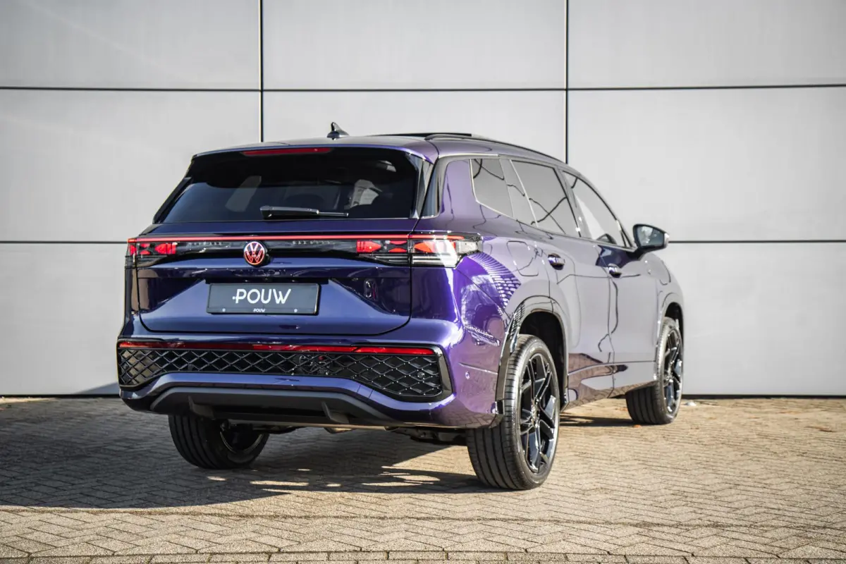 1.5 eHybrid 204pk DSG R-Line Edition | LMV 20'' | Panoramadak | Trekhaak