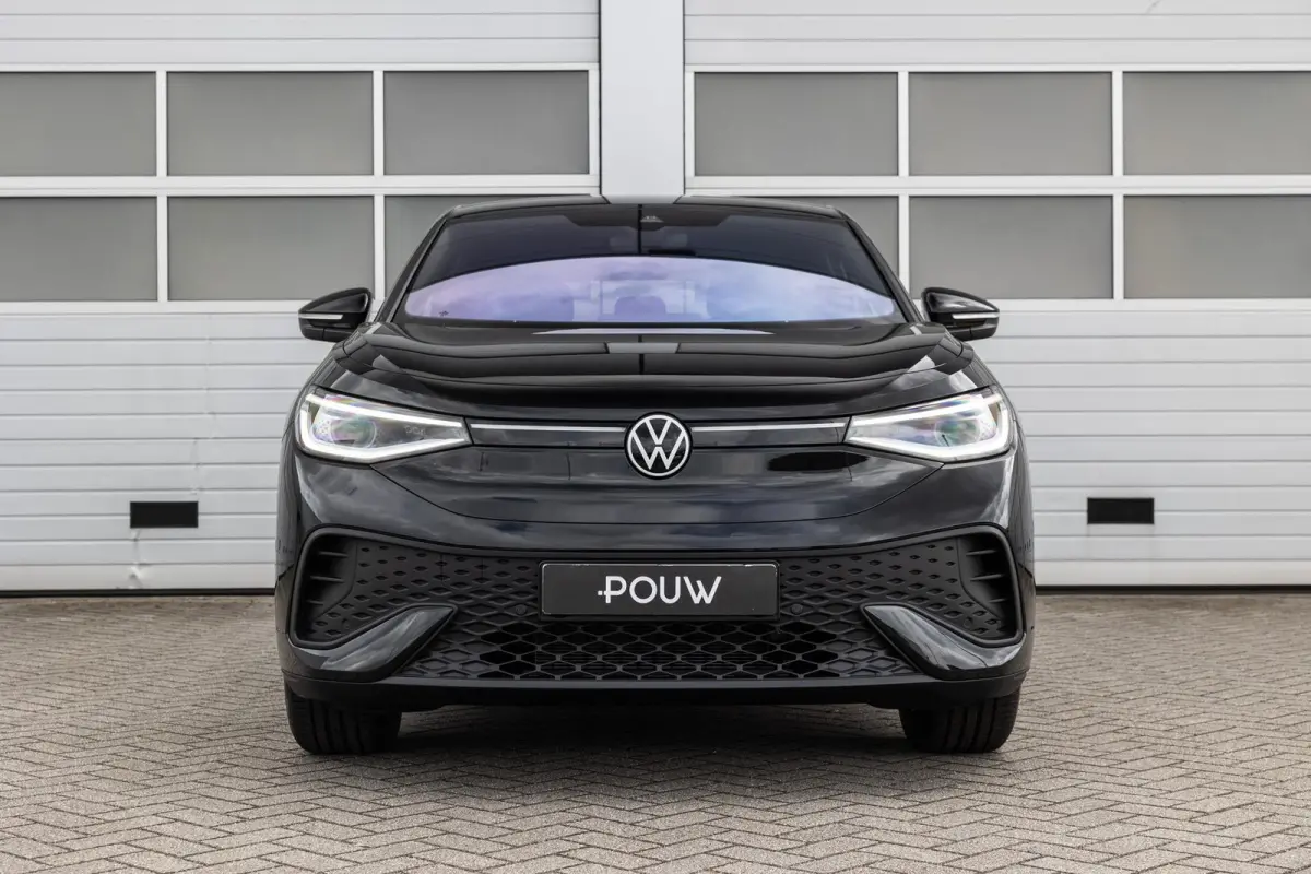 ID.5 286pk Pro Business 77 kWh | Achteruitrijcamera | Black Edition | Stoel-/ Stuurverwarming | Navigatie | 19'' LMV