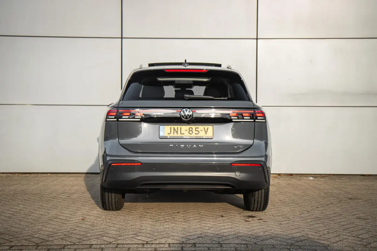 1.5 eTSI 150pk DSG Life Edition | Panoramadak | Stoelverwarming | Achteruitrijcamera | Elektrische Achterklep | 17" Velgen