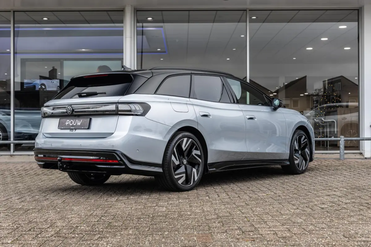 286pk Pro Limited Edition 77 kWh | Panoramadak | Trekhaak | Head-up