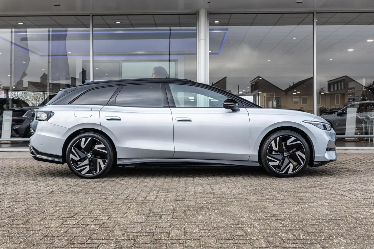 286pk Pro Limited Edition 77 kWh | Panoramadak | Trekhaak | Head-up