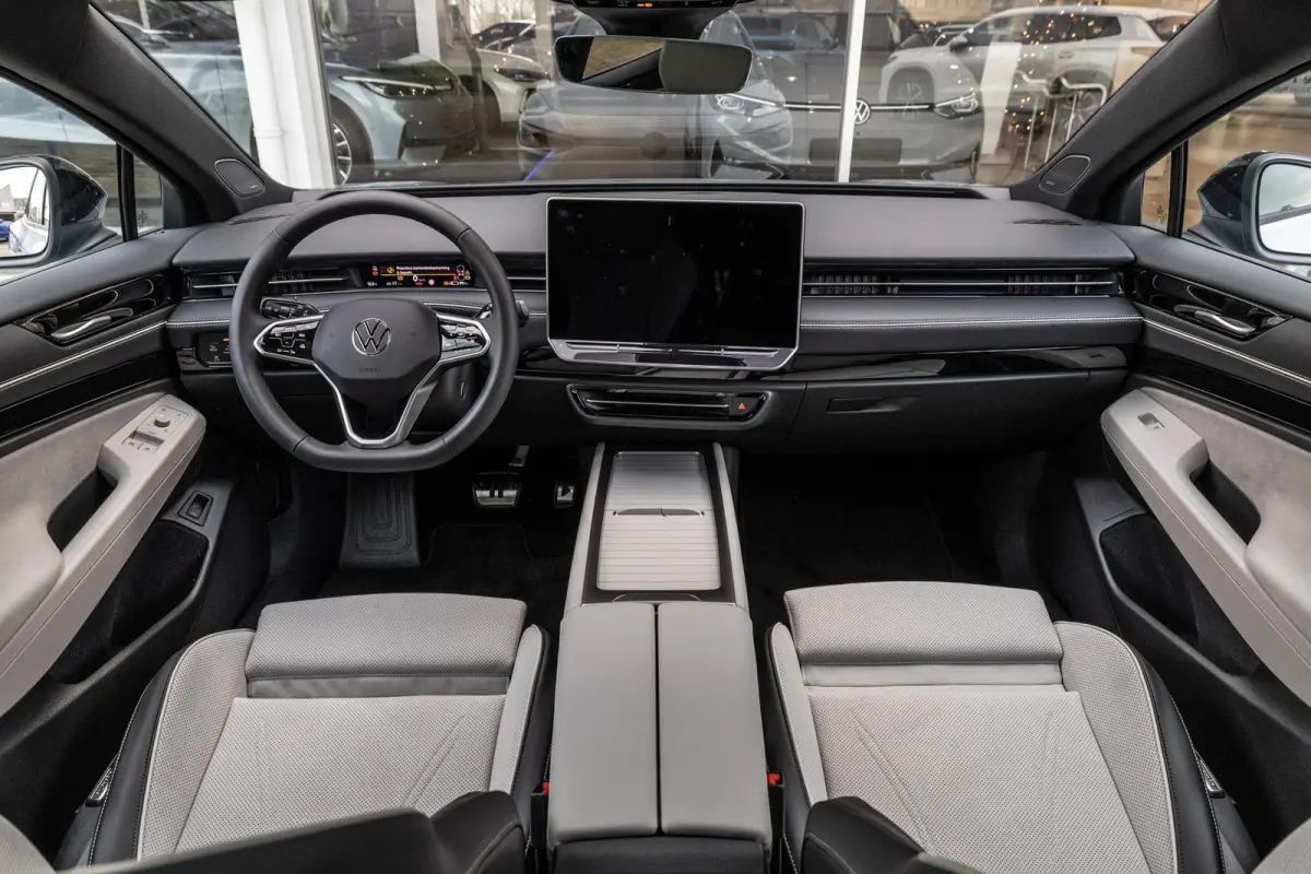 286pk Pro Limited Edition 77 kWh | Panoramadak | Trekhaak | Head-up