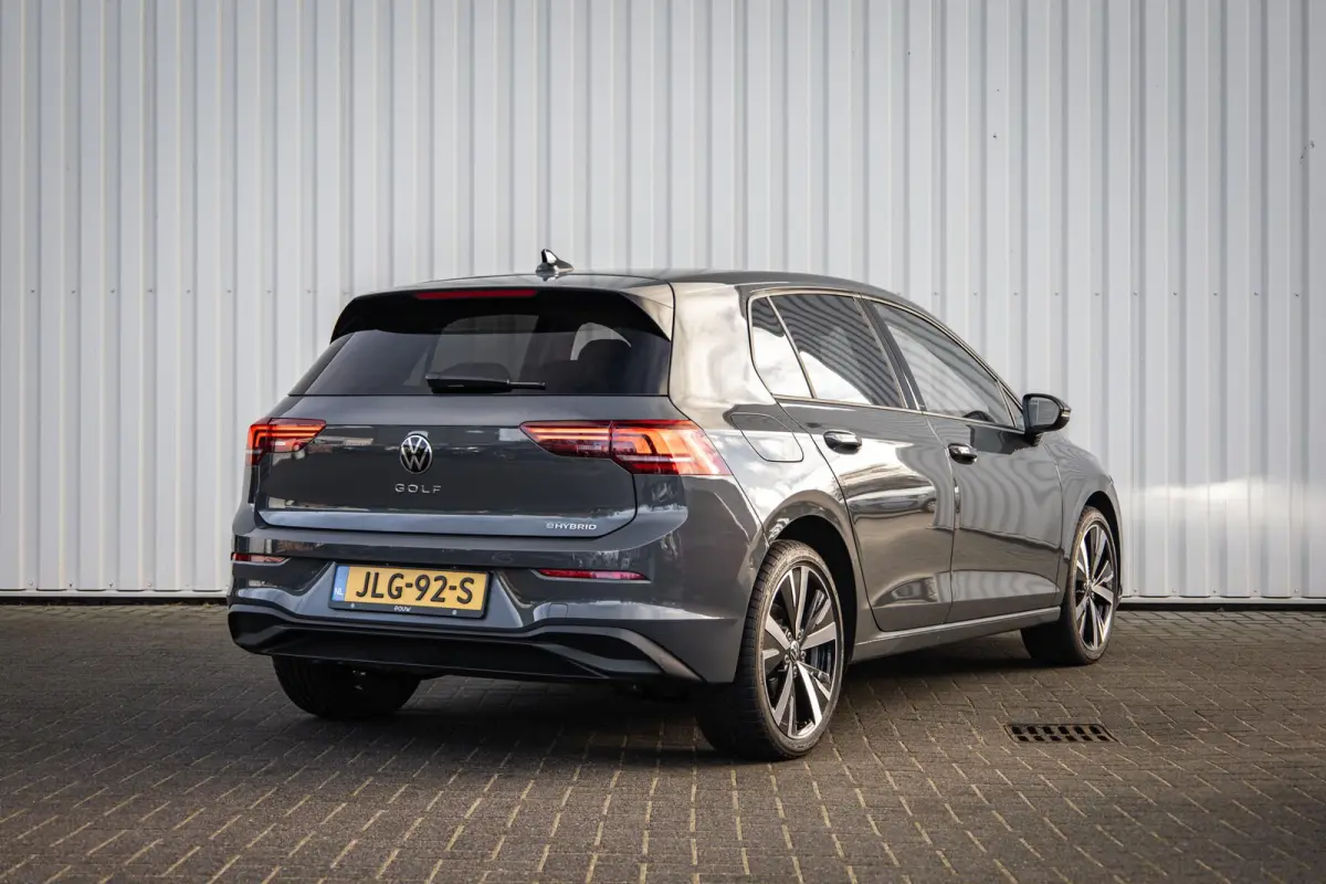 1.5 eHybrid 204pk Life Edition | 18" Velgen | Stuurwiel Verwarmd