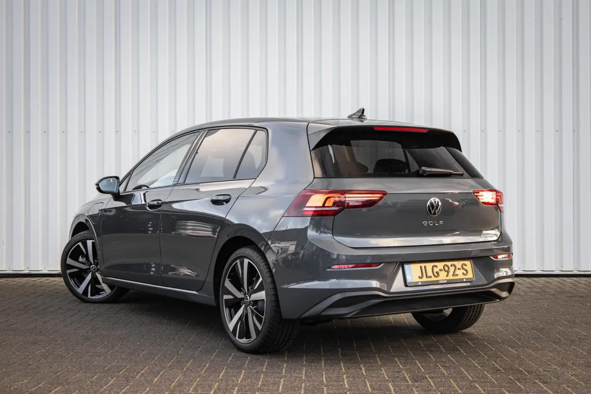 1.5 eHybrid 204pk Life Edition | 18" Velgen | Stuurwiel Verwarmd
