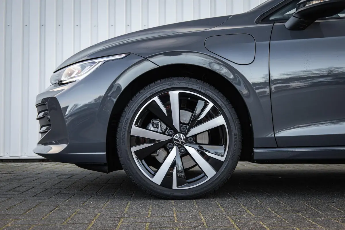 1.5 eHybrid 204pk Life Edition | 18" Velgen | Stuurwiel Verwarmd