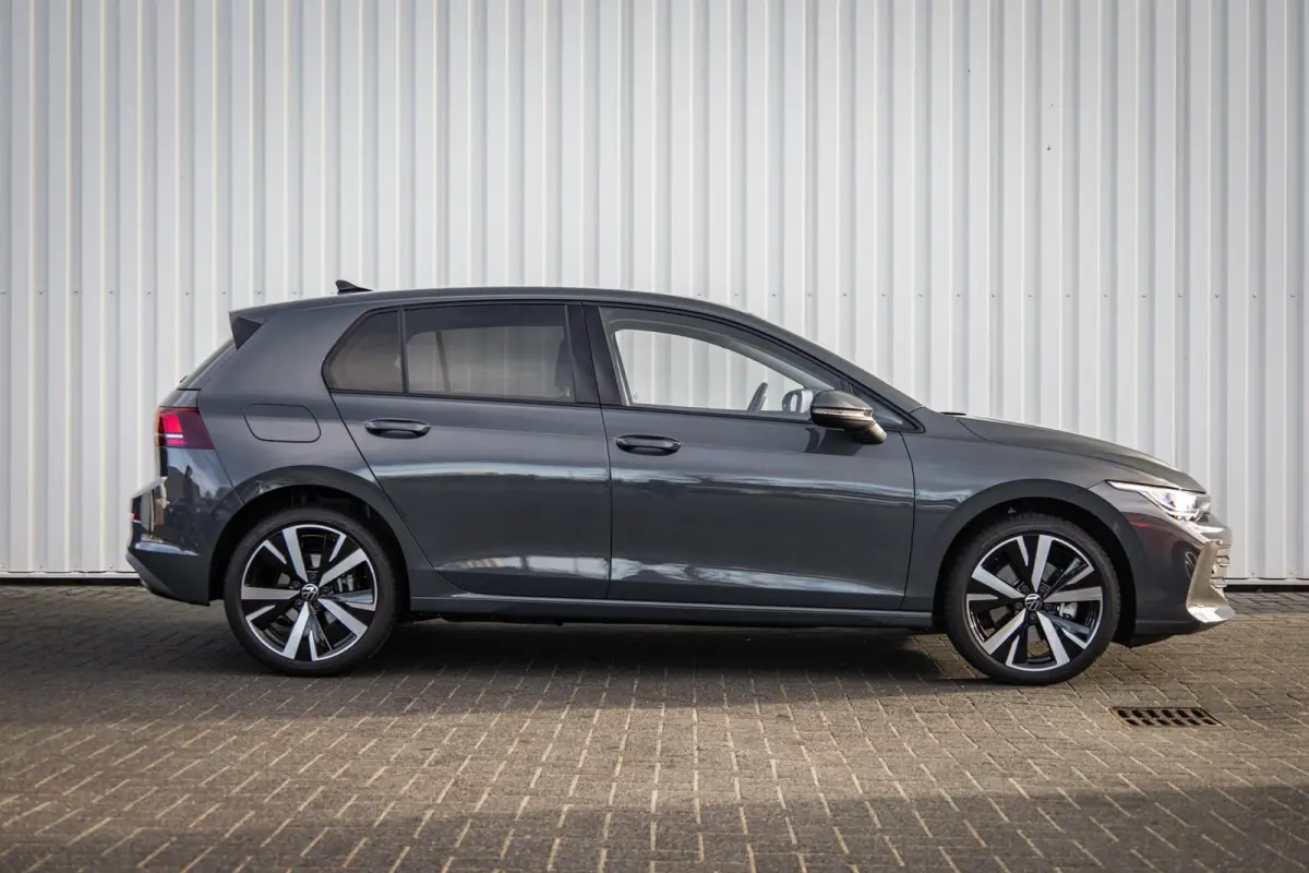 1.5 eHybrid 204pk Life Edition | 18" Velgen | Stuurwiel Verwarmd