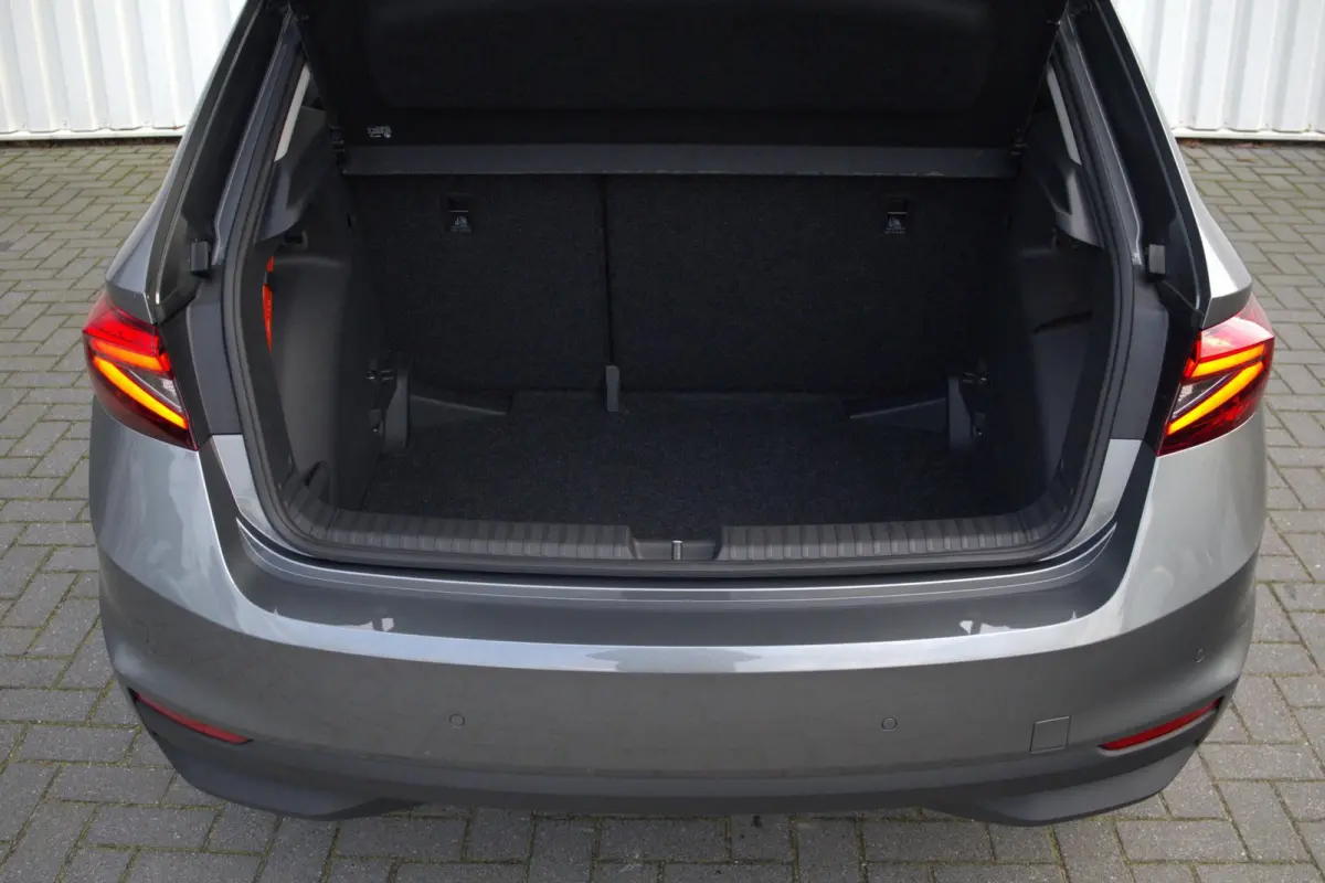 1.0 TSI 95pk Selection | 15" Velgen | Getint Glas