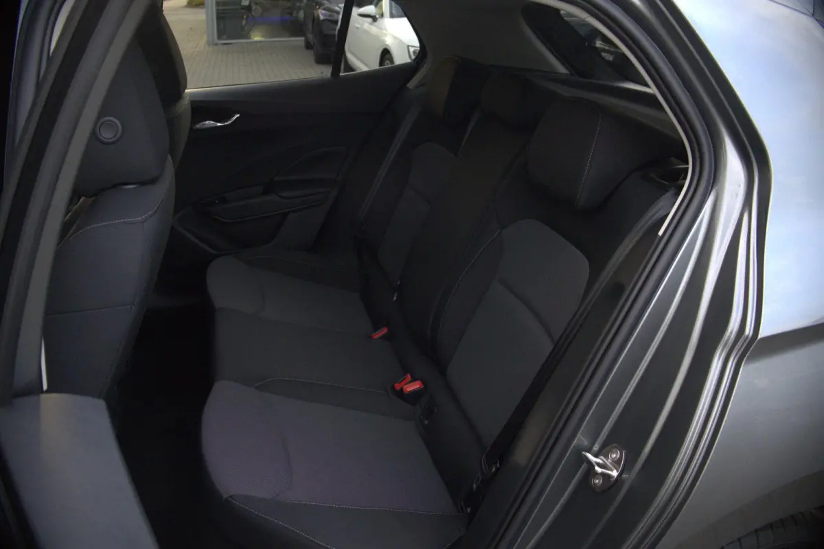 1.0 TSI 95pk Selection | 15" Velgen | Getint Glas