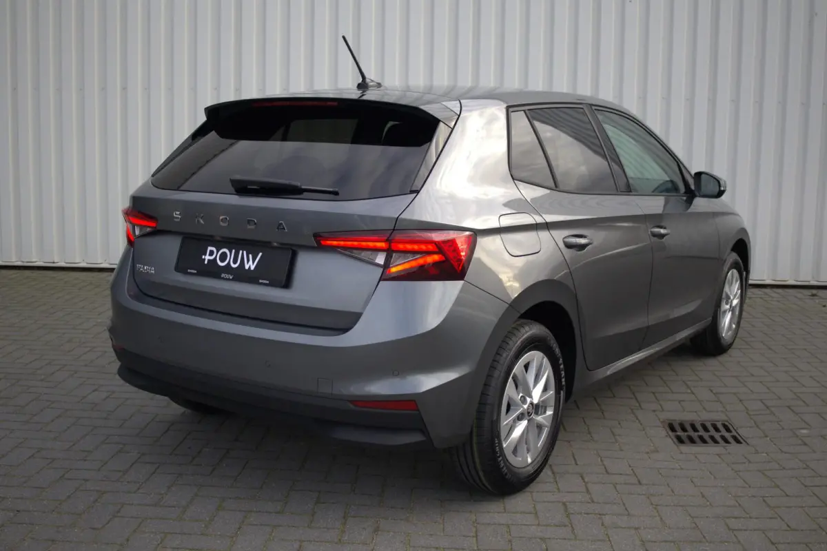 1.0 TSI 95pk Selection | 15" Velgen | Getint Glas