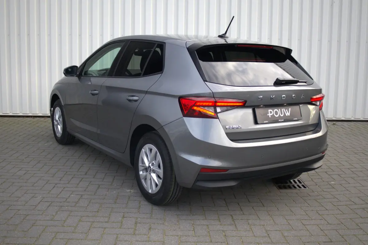 1.0 TSI 95pk Selection | 15" Velgen | Getint Glas