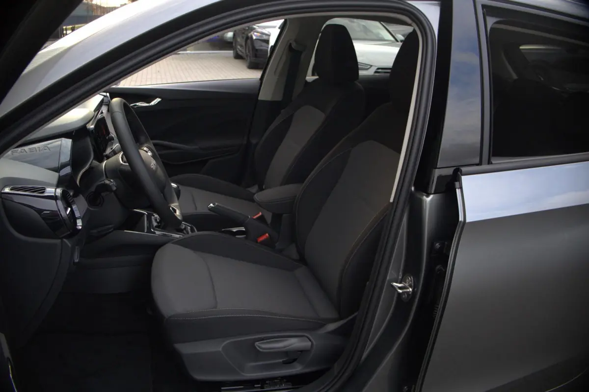 1.0 TSI 95pk Selection | 15" Velgen | Getint Glas