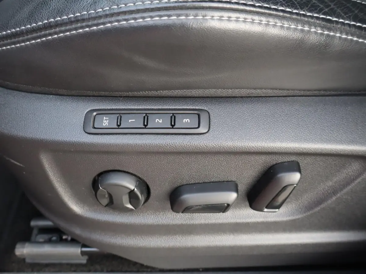 1.5 TSI 150pk DSG Sportline Business | Panoramadak | Trekhaak | Memory Seats | Stoel en Stuurverwarming | Achteruitrijcamera | Climata Controle |
