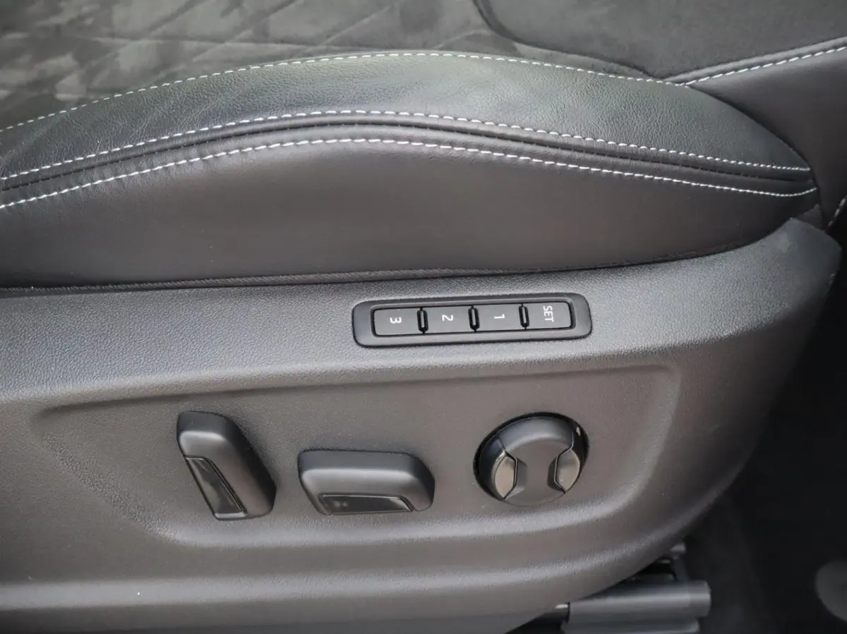1.5 TSI 150pk DSG Sportline Business | Panoramadak | Trekhaak | Memory Seats | Stoel en Stuurverwarming | Achteruitrijcamera | Climata Controle |